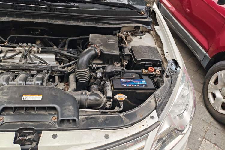 Used Hyundai Celesta 2011 1.6L Manual Luxury Model Engine Bay Left