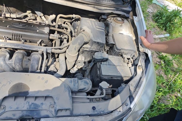Used Hyundai Celesta 2011 1.6L Manual Comfort Edition Engine Bay Left