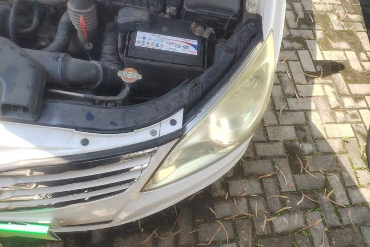 Used Hyundai Celesta 2011 1.6L Automatic Luxury Version Engine Bay Left