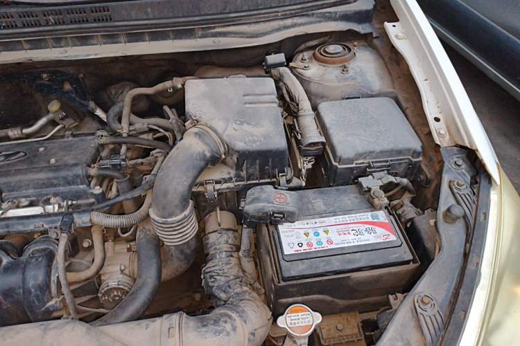 Used Hyundai Celesta 2011 1.6L Manual Luxury Model Engine Bay Left