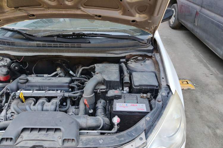 Used Hyundai Celesta 2011 1.6L Automatic Comfort Edition Engine Bay Left