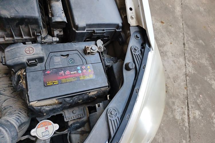 Used Hyundai Celesta 2011 1.6L Automatic Comfort Edition Engine Bay Left