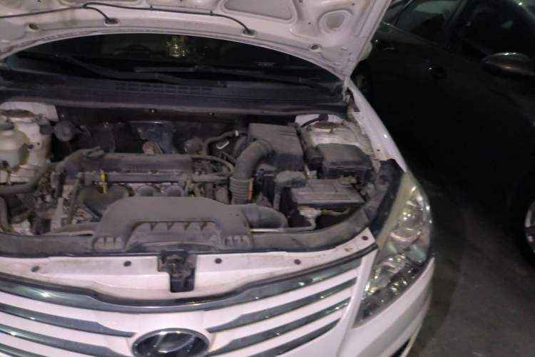 Used Hyundai Celesta 2011 1.6L Automatic Comfort Edition Engine Bay Left