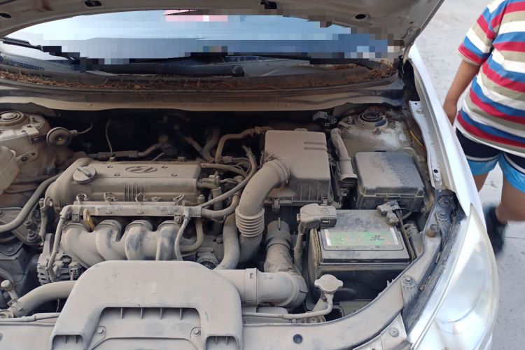 Used Hyundai Celesta 2011 1.6L Manual Comfort Edition Engine Bay Left