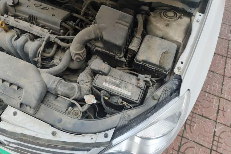 Used Hyundai Celesta 2011 1.6L Manual Comfort Edition Engine Bay Left