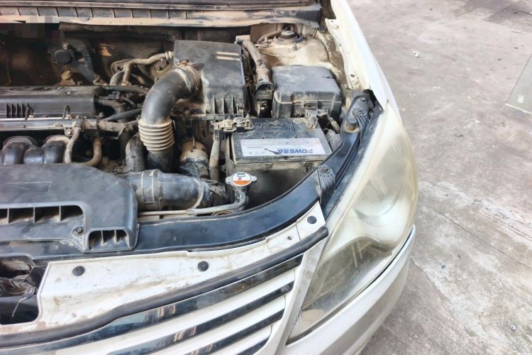 Used Hyundai Celesta 2011 1.6L Manual Luxury Model Engine Bay Left