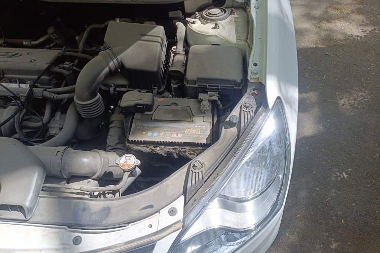 Used Hyundai Celesta 2011 1.6L Manual Comfort Edition Engine Bay Left