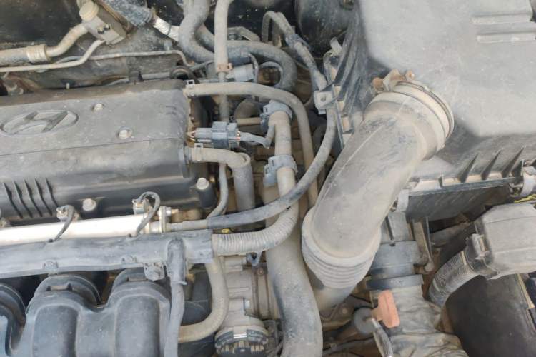 Used Hyundai Celesta 2011 1.6L Automatic Comfort Edition Engine Bay Left