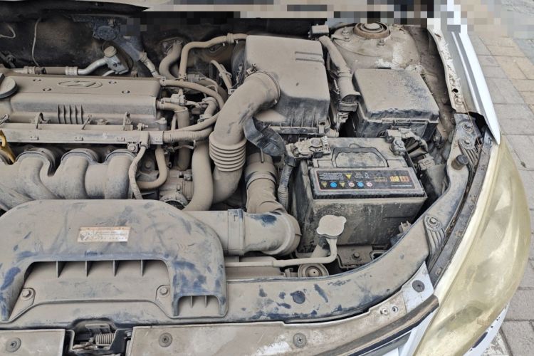 Used Hyundai Celesta 2011 1.6L Manual Luxury Model Engine Bay Left