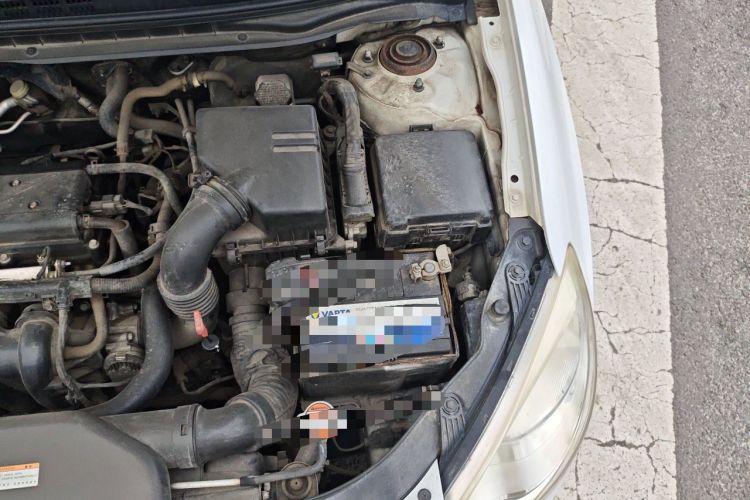 Used Hyundai Celesta 2011 1.6L Automatic Luxury Version Engine Bay Left