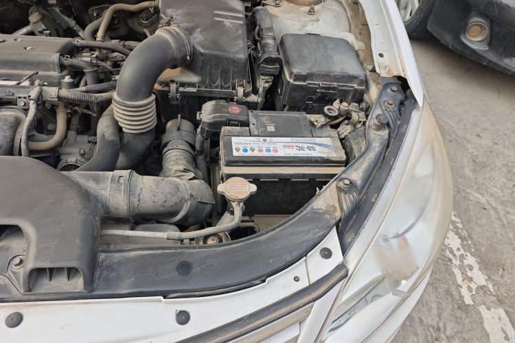 Used Hyundai Celesta 2011 1.6L Manual Luxury Model Engine Bay Left