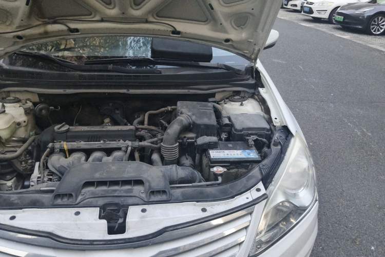 Used Hyundai Celesta 2011 1.6L Manual Luxury Model Engine Bay Left