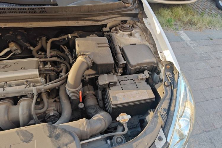 Used Hyundai Celesta 2011 1.6L Automatic Comfort Edition Engine Bay Left