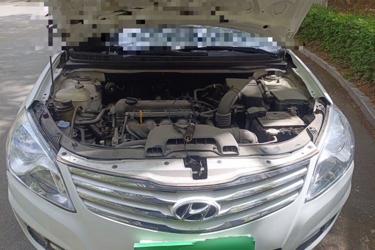 Used Hyundai Celesta 2011 1.6L Manual Comfort Edition Engine Bay