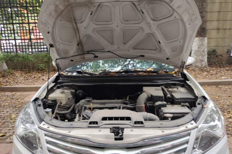 Used Hyundai Celesta 2011 1.6L Automatic Luxury Version Engine Bay