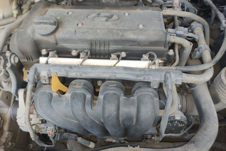 Used Hyundai Celesta 2011 1.6L Automatic Comfort Edition Engine Bay