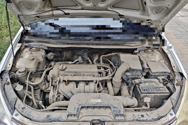 Used Hyundai Celesta 2011 1.6L Manual Luxury Model Engine Bay