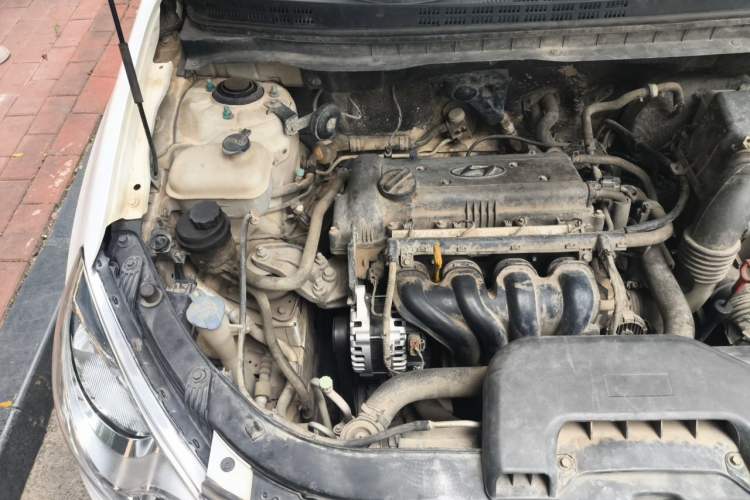 Used Hyundai Celesta 2011 1.6L Automatic Comfort Edition Engine Bay Right