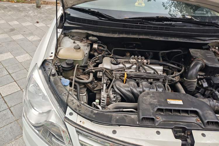 Used Hyundai Celesta 2011 1.6L Manual Luxury Model Engine Bay Right