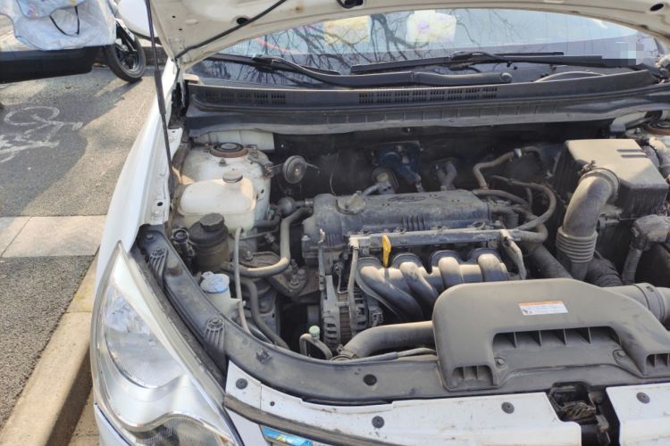 Used Hyundai Celesta 2011 1.6L Manual Luxury Model Engine Bay Right