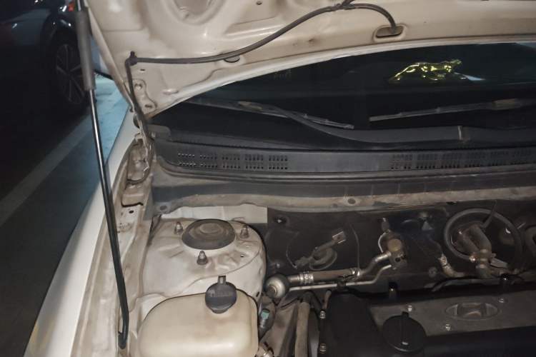 Used Hyundai Celesta 2011 1.6L Manual Comfort Edition Engine Bay Right