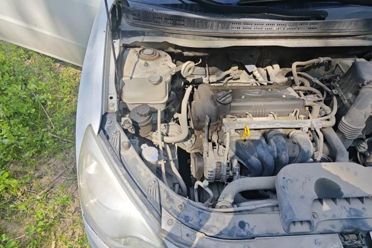 Used Hyundai Celesta 2011 1.6L Manual Comfort Edition Engine Bay Right