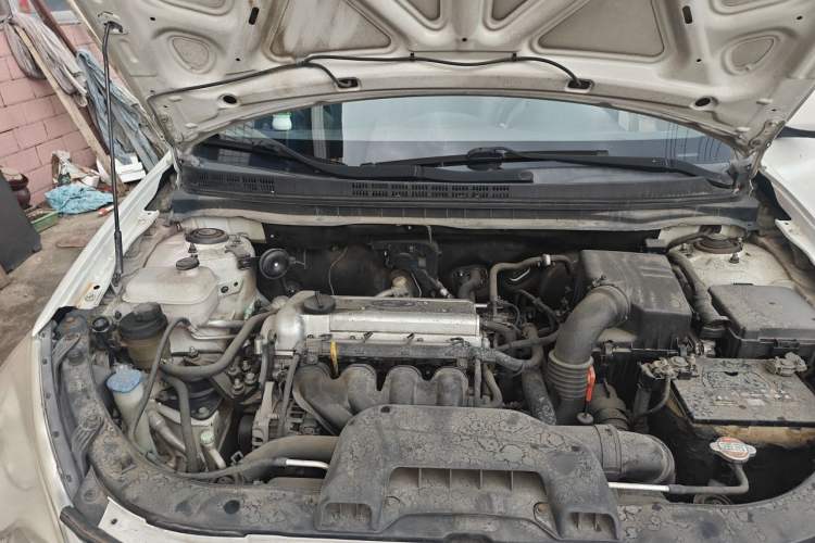 Used Hyundai Celesta 2011 1.6L Automatic Comfort Edition Engine Bay Right