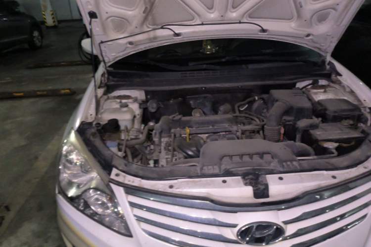Used Hyundai Celesta 2011 1.6L Automatic Comfort Edition Engine Bay Right