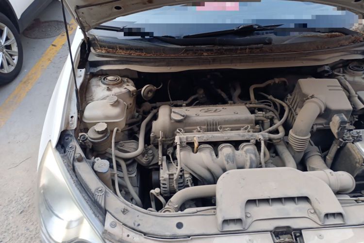 Used Hyundai Celesta 2011 1.6L Manual Comfort Edition Engine Bay Right