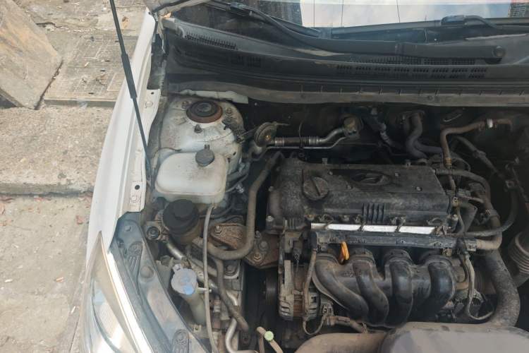 Used Hyundai Celesta 2011 1.6L Manual Comfort Edition Engine Bay Right