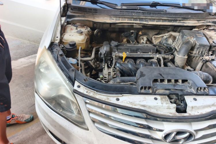 Used Hyundai Celesta 2011 1.6L Manual Luxury Model Engine Bay Right