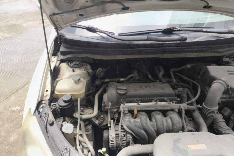 Used Hyundai Celesta 2011 1.6L Manual Comfort Edition Engine Bay Right