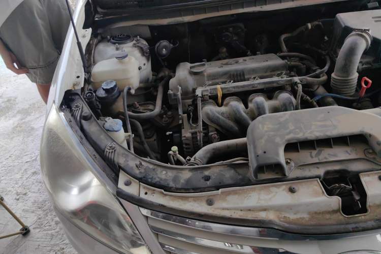 Used Hyundai Celesta 2011 1.6L Automatic Comfort Edition Engine Bay Right