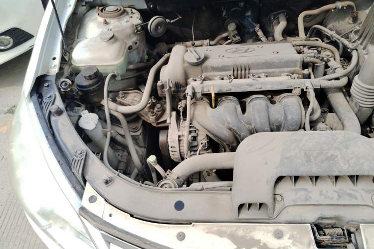 Used Hyundai Celesta 2011 1.6L Manual Comfort Edition Engine Bay Right