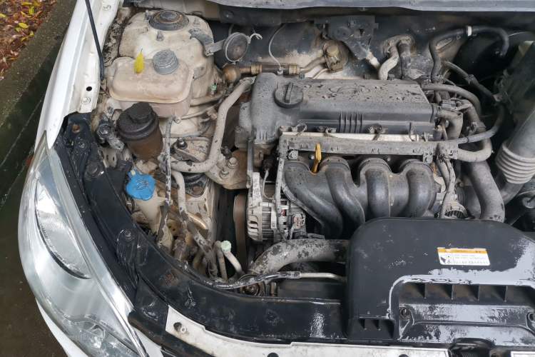 Used Hyundai Celesta 2011 1.6L Automatic Comfort Edition Engine Bay Right