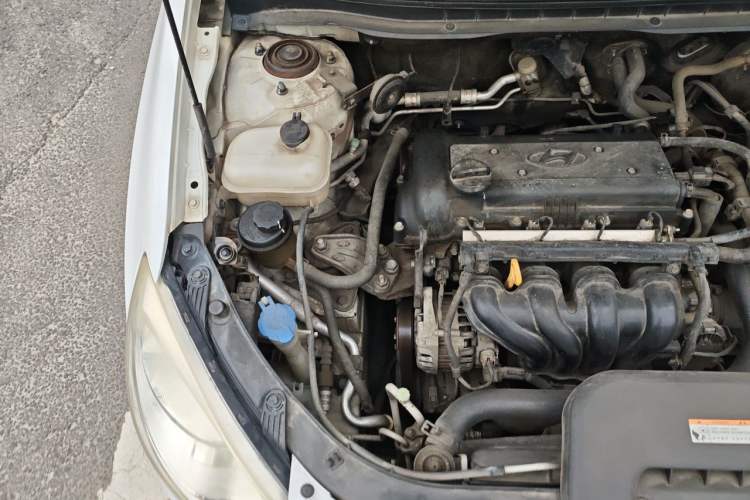 Used Hyundai Celesta 2011 1.6L Automatic Luxury Version Engine Bay Right