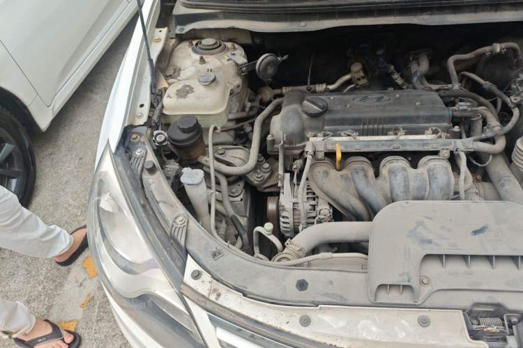 Used Hyundai Celesta 2011 1.6L Automatic Luxury Version Engine Bay Right
