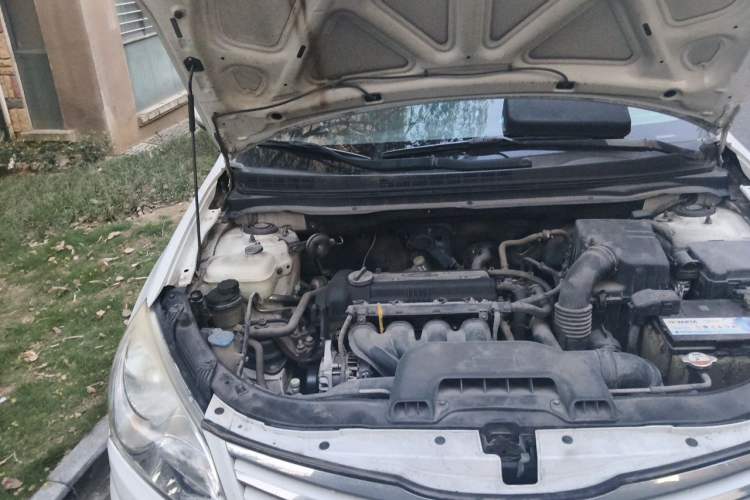 Used Hyundai Celesta 2011 1.6L Manual Luxury Model Engine Bay Right