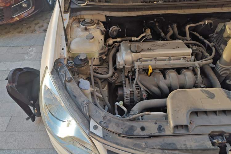 Used Hyundai Celesta 2011 1.6L Automatic Comfort Edition Engine Bay Right