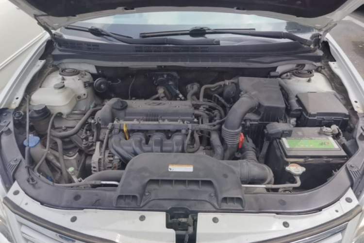Used Hyundai Celesta 2011 1.6L Automatic Comfort Edition Engine Bay