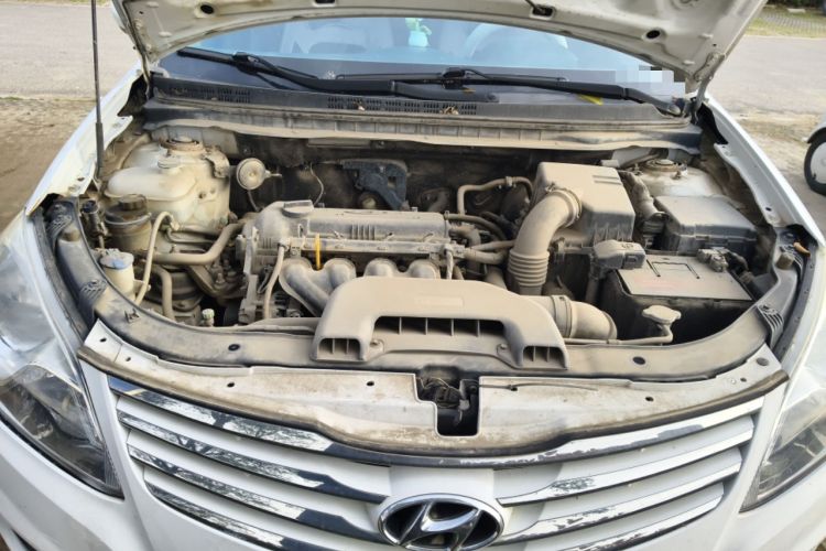 Used Hyundai Celesta 2011 1.6L Manual Comfort Edition Engine Bay