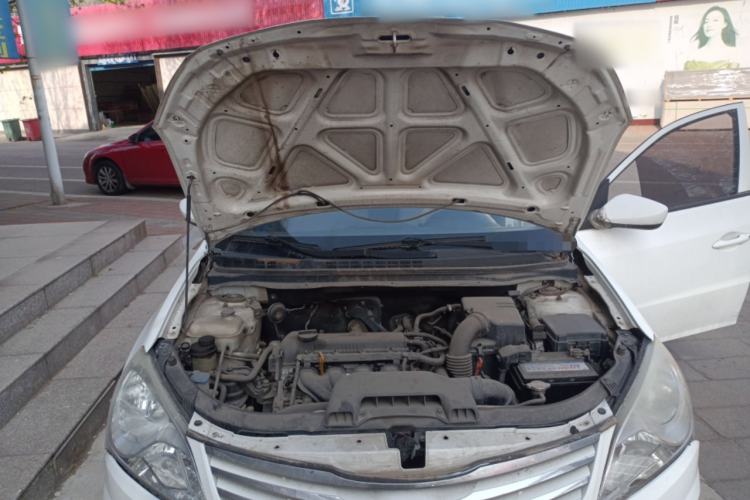 Used Hyundai Celesta 2011 1.6L Automatic Comfort Edition Engine Bay