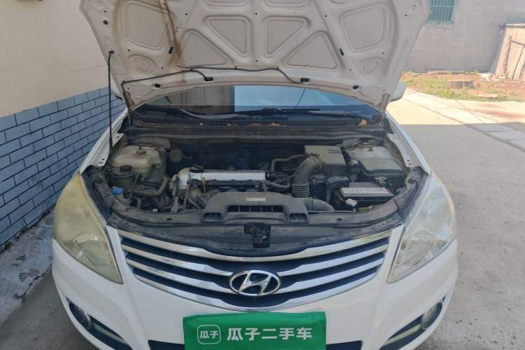 Used Hyundai Celesta 2011 1.6L Manual Comfort Edition Engine Bay