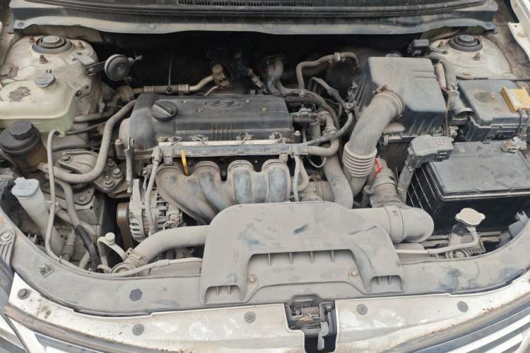 Used Hyundai Celesta 2011 1.6L Automatic Luxury Version Engine Bay