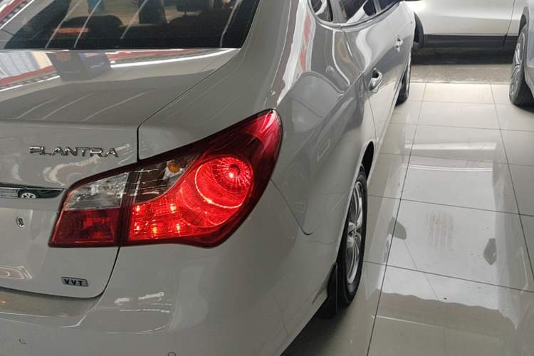 Used Hyundai Celesta 2011 1.6L Automatic Comfort Edition Exterior 3