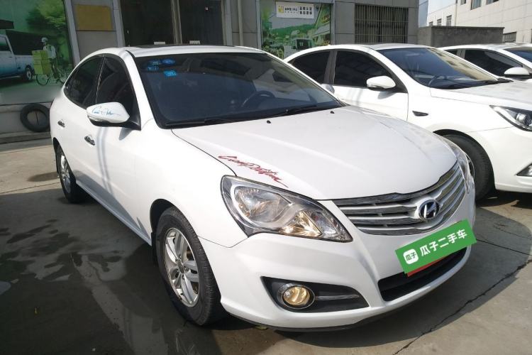 Used Hyundai Celesta 2011 1.6L Automatic Luxury Version Front Right 45 Deg