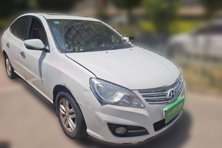 Used Hyundai Celesta 2011 1.6L Manual Luxury Model Front Right 45 Deg