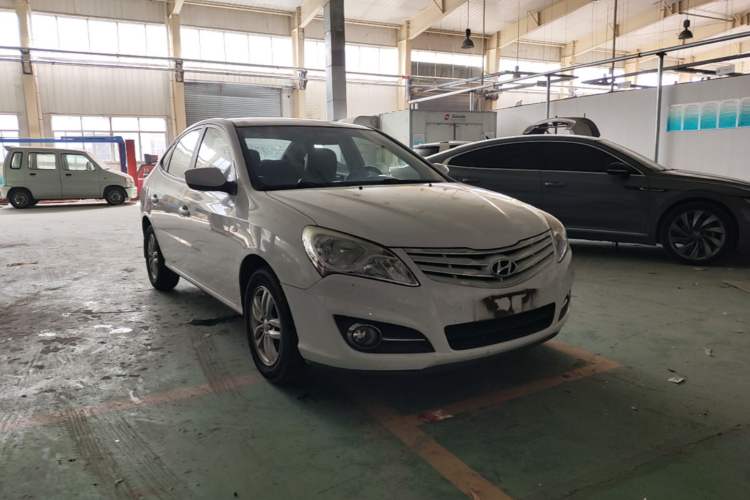 Used Hyundai Celesta 2011 1.6L Manual Comfort Edition Front Right 45 Deg