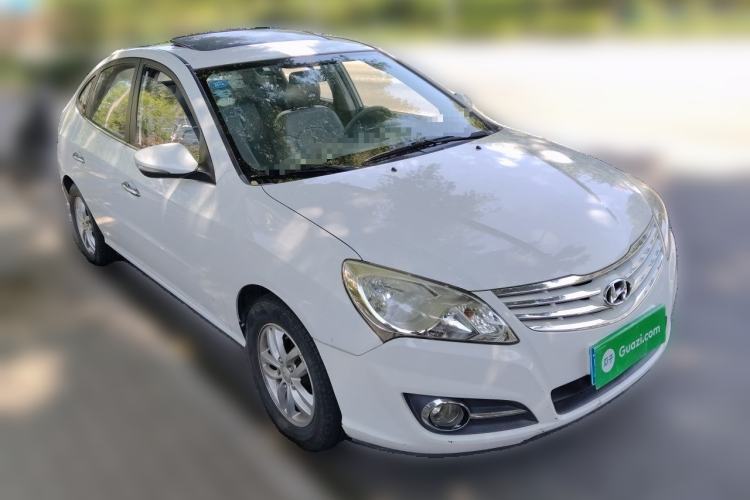 Used Hyundai Celesta 2011 1.6L Automatic Luxury Version Front Right 45 Deg