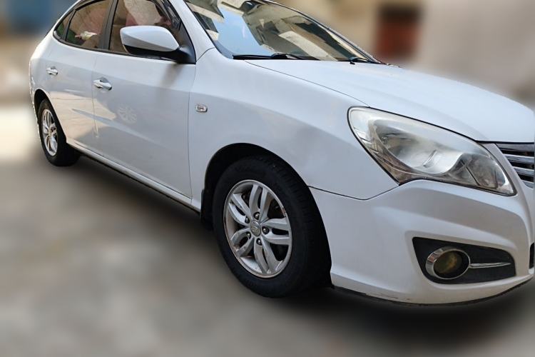 Used Hyundai Celesta 2011 1.6L Automatic Comfort Edition Front Right 45 Deg